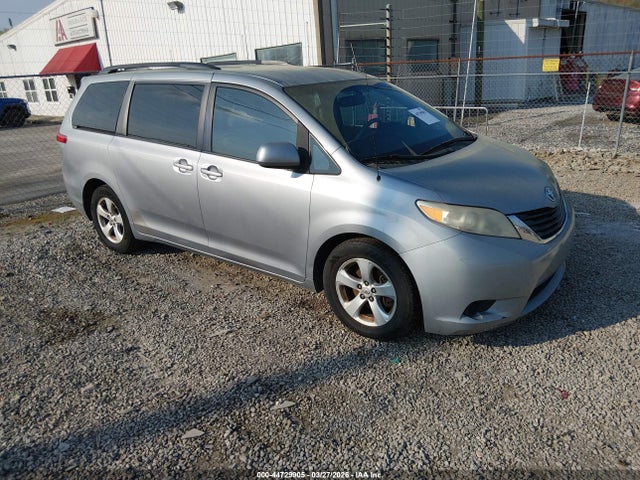 2011 TOYOTA SIENNA 5TDKK3DC8BS148289