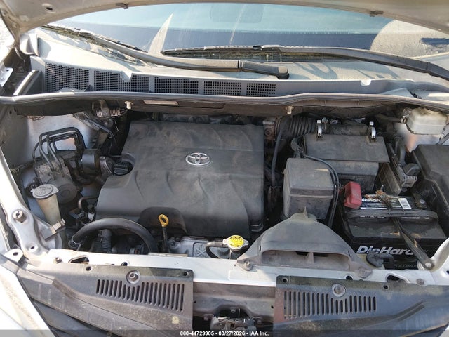 2011 TOYOTA SIENNA 5TDKK3DC8BS148289 Photo 9