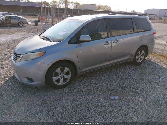 2011 TOYOTA SIENNA 5TDKK3DC8BS148289 Photo 1