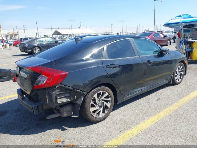 Honda CIVIC EX 2018 2HGFC2F79JH560292 Image 4