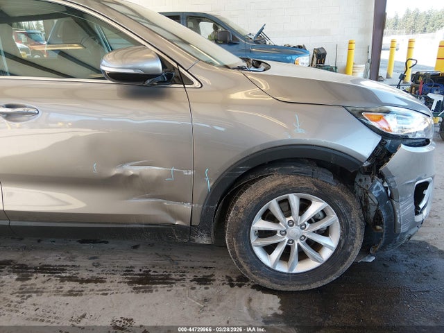 5XYPG4A39HG215618 KIA Sorento 2.4l Lx