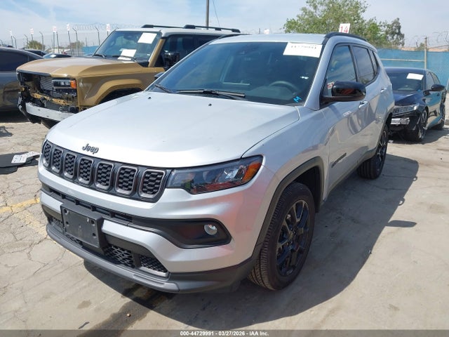 Jeep Compass Latitude 4x4 2025 3C4NJDBN0ST529103 Image 2