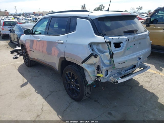 Jeep Compass Latitude 4x4 2025 3C4NJDBN0ST529103 Image 3