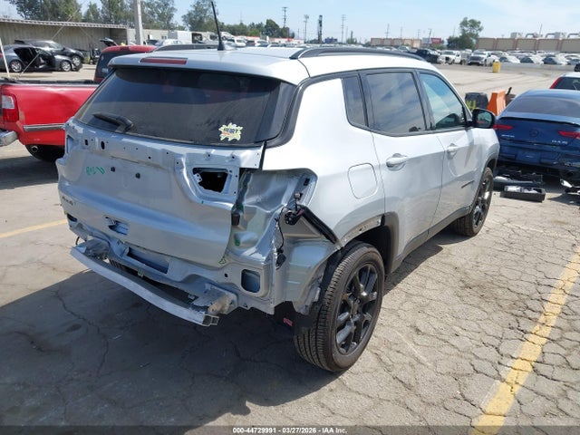 Jeep Compass Latitude 4x4 2025 3C4NJDBN0ST529103 Image 4