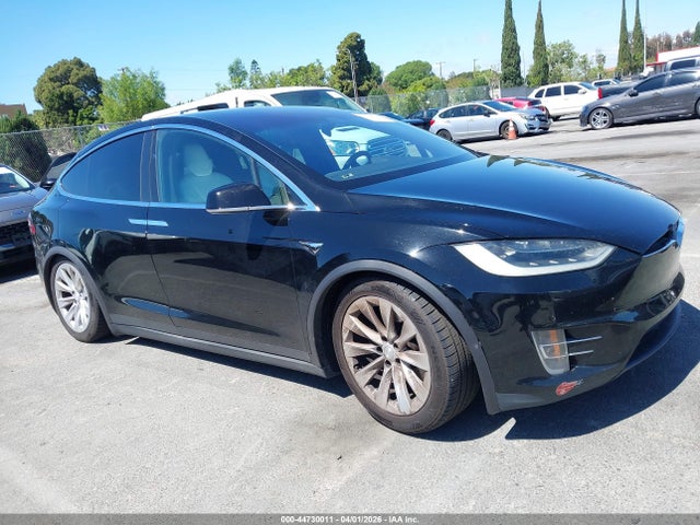Продаж на аукціоні авто 2017 Tesla Model X 100d/75d/90d, vin: 5YJXCAE25HF055739, номер лоту: 44730011