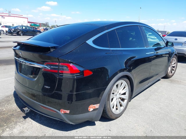 Продаж на аукціоні авто 2017 Tesla Model X 100d/75d/90d, vin: 5YJXCAE25HF055739, номер лоту: 44730011