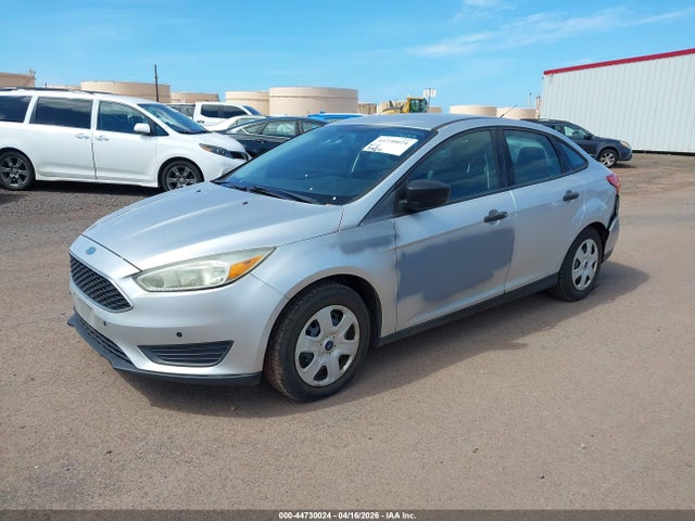 Ford FOCUS S 2016 1FADP3E24GL311194 Image 2