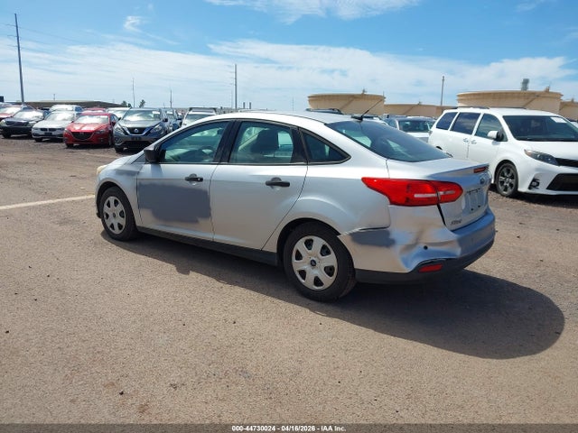 Ford FOCUS S 2016 1FADP3E24GL311194 Image 3