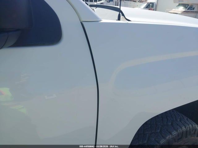 1GC1KUEGXJF260481 Chevrolet Silverado 2500hd Wt