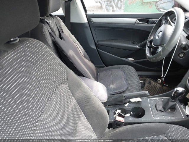44730076 :رقم المزاد ، 1VWAT7A32GC040969 vin ، 2016 Volkswagen Passat 1.8t S مزاد بيع