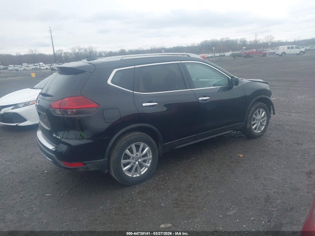 2018 Nissan Rogue Sv მანქანა იყიდება აუქციონზე, vin: 5N1AT2MV6JC813934, აუქციონის ნომერი: 44730141