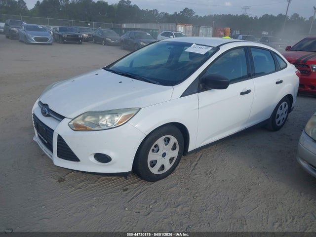Ford FOCUS S 2014 1FADP3E21EL196809 Image 2