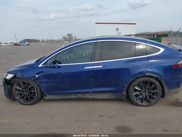 Продаж на аукціоні авто 2016 Tesla Model X, vin: 5YJXCAE22GF001801, номер лоту: 44730187