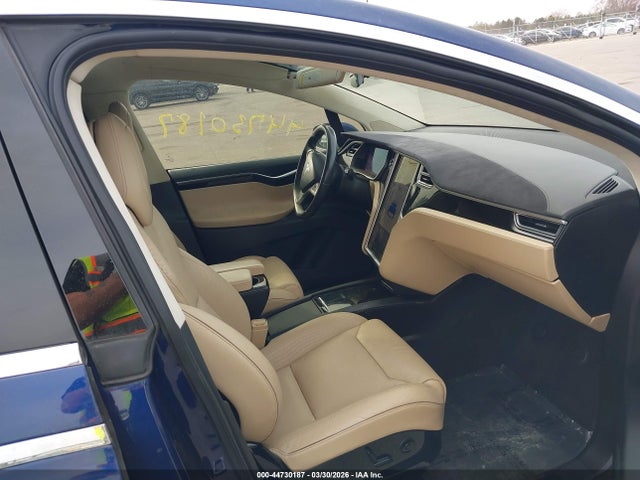 Продаж на аукціоні авто 2016 Tesla Model X, vin: 5YJXCAE22GF001801, номер лоту: 44730187