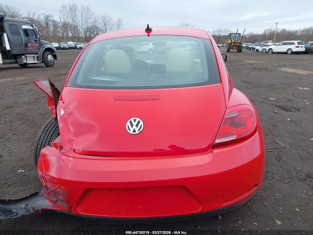 Продаж на аукціоні авто 2014 Volkswagen Beetle 2.5l, vin: 3VWJP7AT3EM608257, номер лоту: 44730219