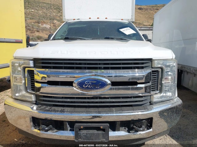 1FD8W3E61HEE03382 Ford F-350 Chassis Xlt