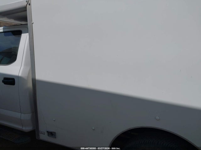 1FD8W3E61HEE03382 Ford F-350 Chassis Xlt
