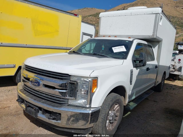 1FD8W3E61HEE03382 Ford F-350 Chassis Xlt
