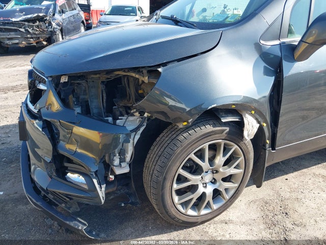 44730382 :رقم المزاد ، KL4CJ1SB6JB589697 vin ، 2018 Buick Encore Sport Touring مزاد بيع