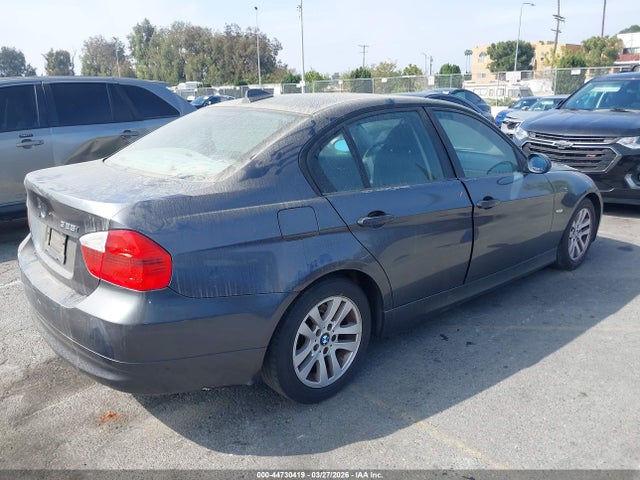2006 Bmw 325i მანქანა იყიდება აუქციონზე, vin: WBAVB13556KX39047, აუქციონის ნომერი: 44730419