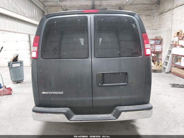 1GAZGPFF5H1100956 Chevrolet Express 3500 Lt