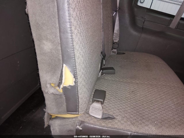 1GAZGPFF5H1100956 Chevrolet Express 3500 Lt
