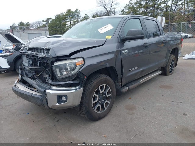 2018 TOYOTA TUNDRA 5TFDY5F1XJX682109 Photo 1