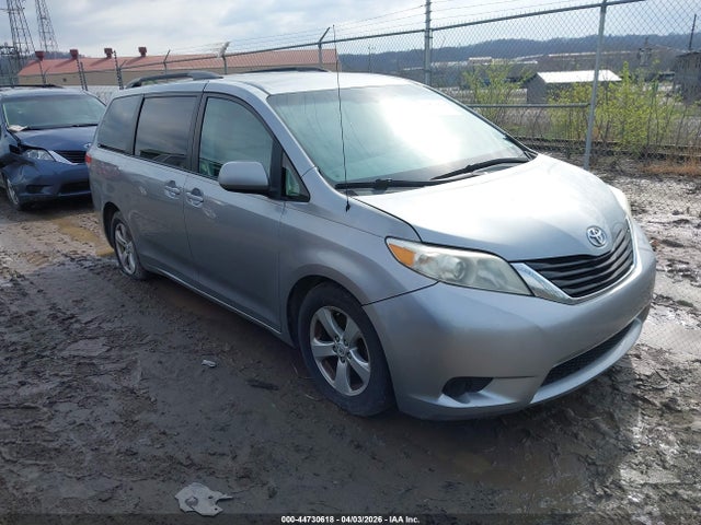 2011 TOYOTA SIENNA 5TDKK3DC8BS113932