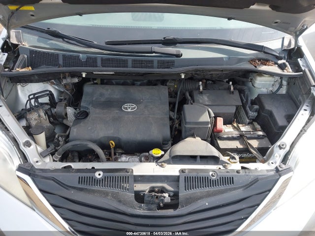 2011 TOYOTA SIENNA 5TDKK3DC8BS113932 Photo 9