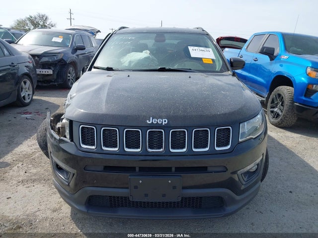44730639 :رقم المزاد ، 3C4NJDBB2JT361064 vin ، 2018 Jeep Compass Latitude 4x4 مزاد بيع