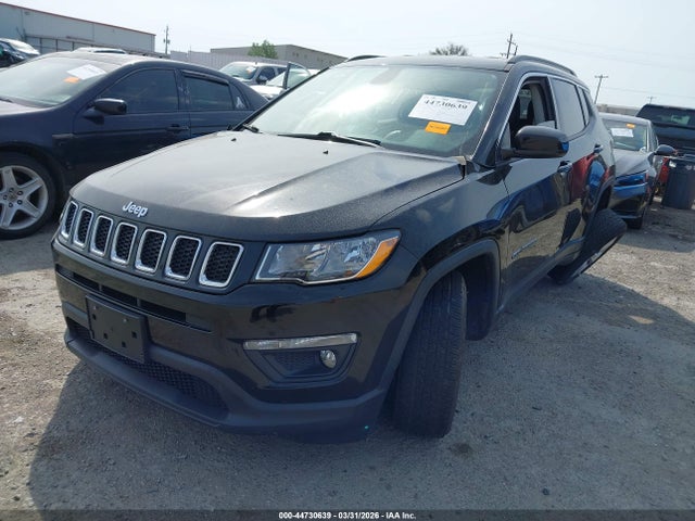 44730639 :رقم المزاد ، 3C4NJDBB2JT361064 vin ، 2018 Jeep Compass Latitude 4x4 مزاد بيع