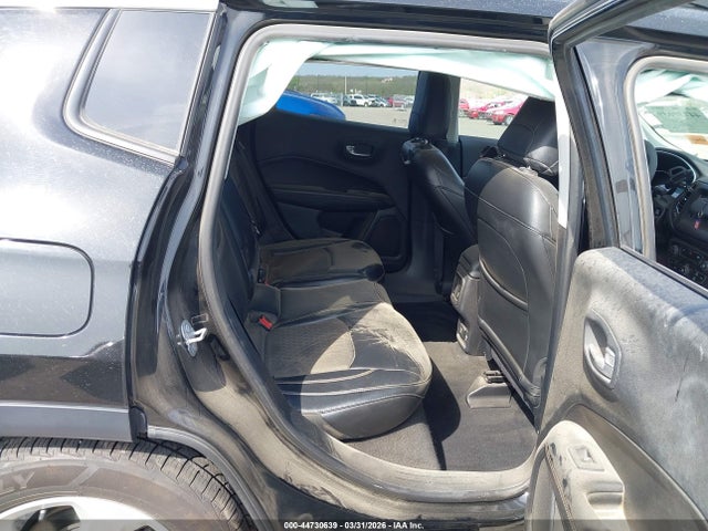 44730639 :رقم المزاد ، 3C4NJDBB2JT361064 vin ، 2018 Jeep Compass Latitude 4x4 مزاد بيع