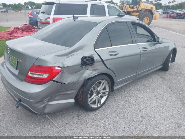 44730641 :رقم المزاد ، WDDGF4HB1DR272056 vin ، 2013 Mercedes-benz C 250 Sport مزاد بيع