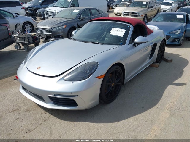 Porsche 718 Boxster 2018 WP0CA2A80JS210792 Image 2