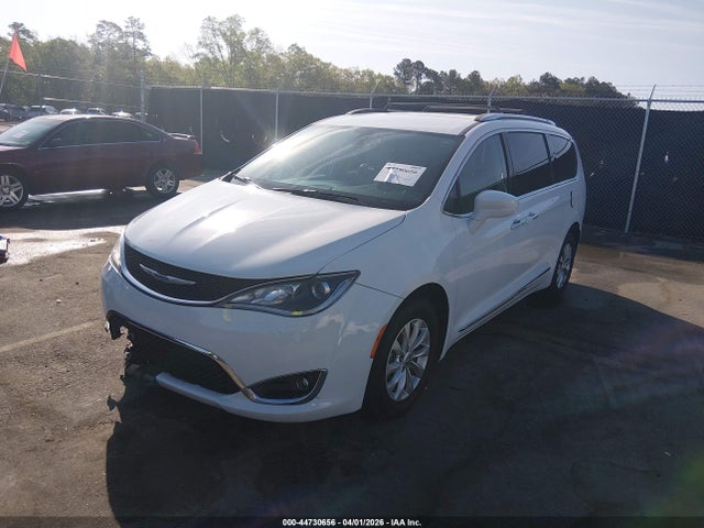 2019 Chrysler Pacifica Touring L მანქანა იყიდება აუქციონზე, vin: 2C4RC1BG4KR588542, აუქციონის ნომერი: 44730656