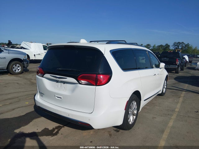 2019 Chrysler Pacifica Touring L მანქანა იყიდება აუქციონზე, vin: 2C4RC1BG4KR588542, აუქციონის ნომერი: 44730656