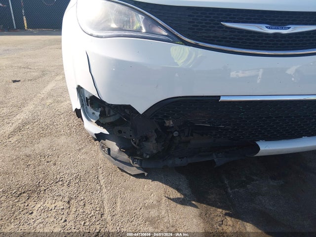 2019 Chrysler Pacifica Touring L მანქანა იყიდება აუქციონზე, vin: 2C4RC1BG4KR588542, აუქციონის ნომერი: 44730656