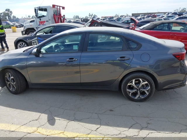 Продажа на аукционе авто 2021 Kia Forte Lxs, vin: 3KPF24AD9ME379851, номер лота: 44730786