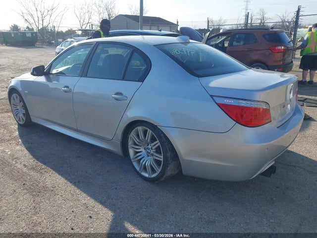 2010 BMW 550I WBANW5C55ACT57146 Photo 2