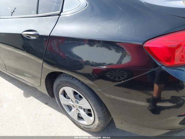1G1BC5SM7H7162166 Chevrolet Cruze Ls Auto