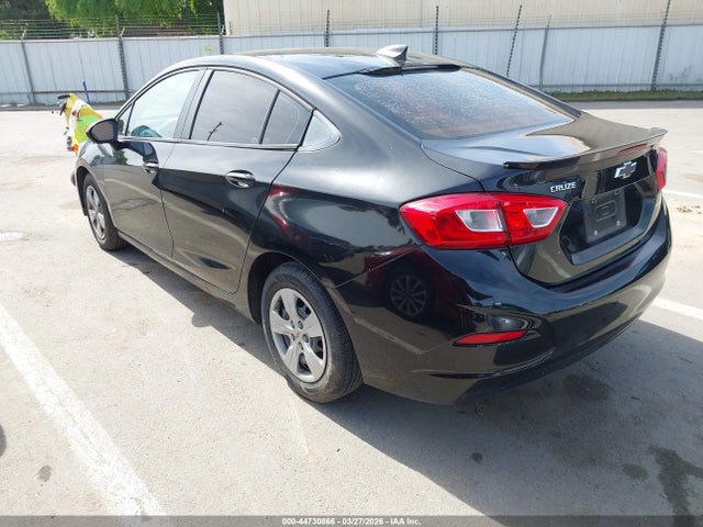 2017 CHEVROLET CRUZE 1G1BC5SM7H7162166 Photo 2