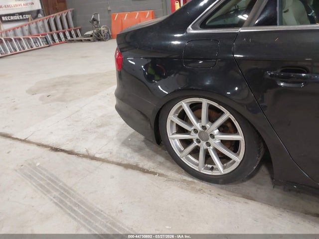 2014 Audi A4 2.0t Premium მანქანა იყიდება აუქციონზე, vin: WAUFFAFL6EN036055, აუქციონის ნომერი: 44730892
