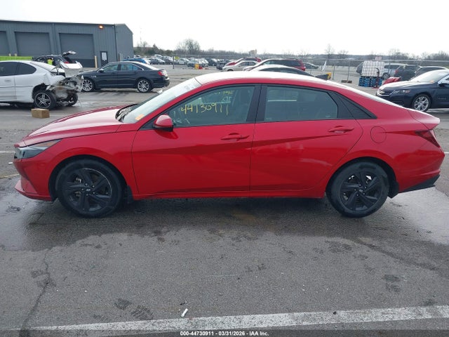5NPLM4AG4PH114858 Hyundai ELANTRA SEL