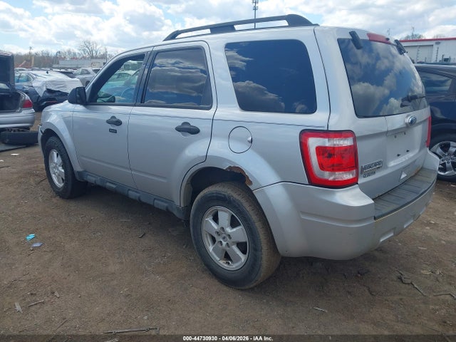 44730930 :رقم المزاد ، 1FMCU0DG6BKB72075 vin ، 2011 Ford Escape Xlt مزاد بيع