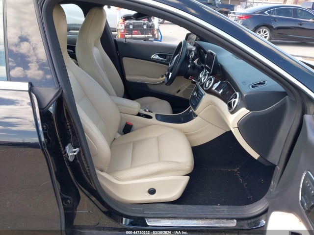 2014 MERCEDES-BENZ CLA 250 WDDSJ4EB3EN044839 Photo 4