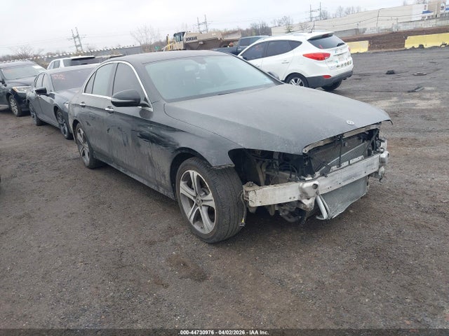 44730976 :رقم المزاد ، WDDZF4KBXJA370790 vin ، 2018 Mercedes-benz E 300 4matic مزاد بيع