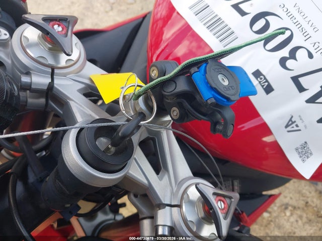 44730979 :رقم المزاد ، SMTA01YK2FJ681444 vin ، 2015 Triumph Motorcycle Daytona 675 مزاد بيع