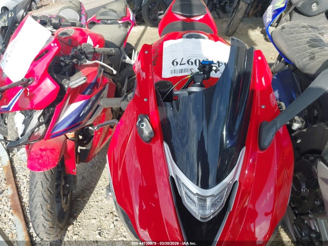 44730979 :رقم المزاد ، SMTA01YK2FJ681444 vin ، 2015 Triumph Motorcycle Daytona 675 مزاد بيع