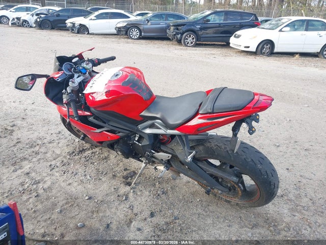 44730979 :رقم المزاد ، SMTA01YK2FJ681444 vin ، 2015 Triumph Motorcycle Daytona 675 مزاد بيع