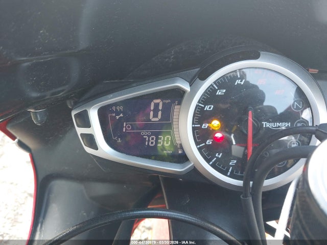 44730979 :رقم المزاد ، SMTA01YK2FJ681444 vin ، 2015 Triumph Motorcycle Daytona 675 مزاد بيع